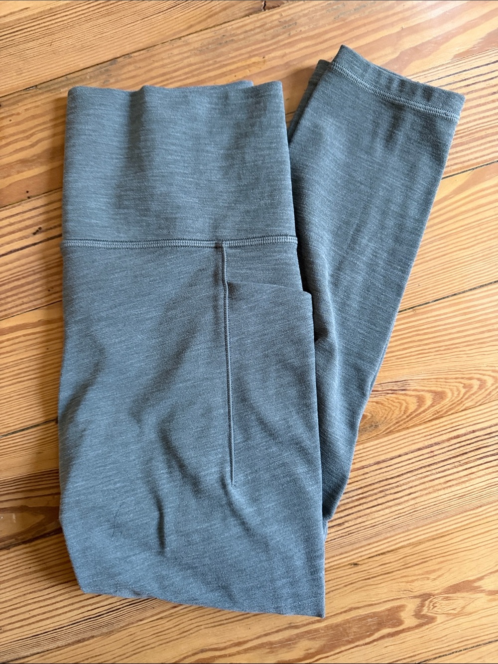 Athleta Salutation Stash High Rise 7/8 Legging